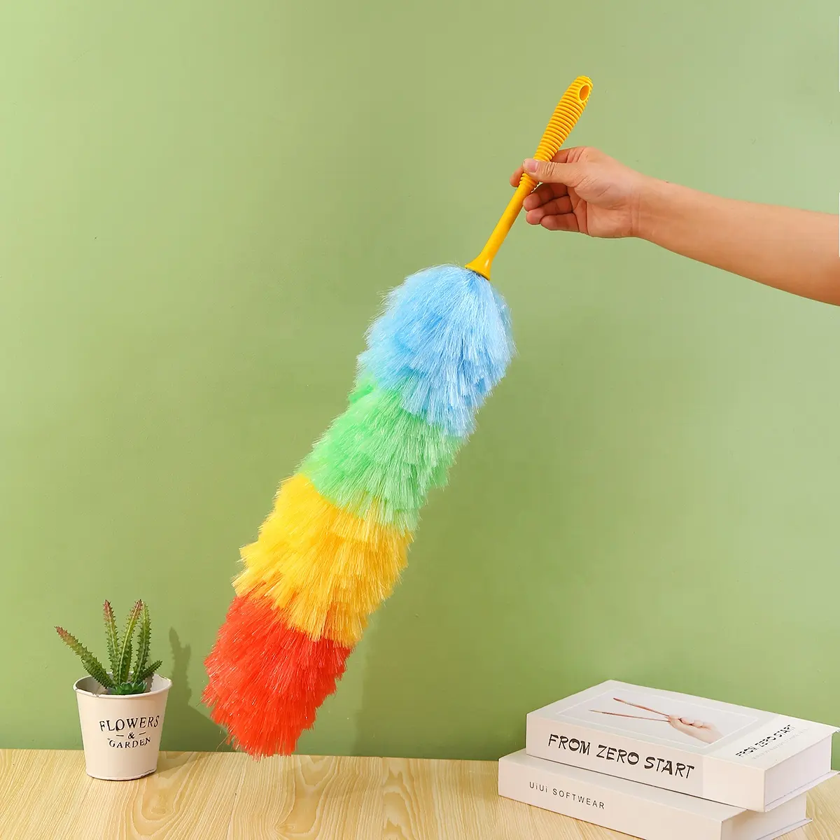 Plumeau en microfibre de couleur arc-en-ciel 120g flexible avec poignée en caoutchouc en plastique pour le nettoyage domestique