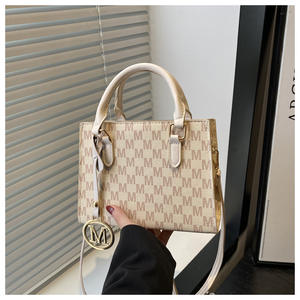 Nouvelle mode Sac fourre-tout pour femmes Sac à main de luxe de grande capacité pour femmes Sac d'école portable Sac à bandoulière Sac fourre-tout - Product Image 5