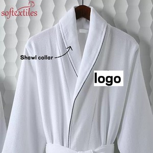 <span class=keywords><strong>Accappatoio</strong></span> waffle hotel di lusso <span class=keywords><strong>a</strong></span> 5 stelle Super morbido <span class=keywords><strong>con</strong></span> <span class=keywords><strong>collo</strong></span> <span class=keywords><strong>a</strong></span> <span class=keywords><strong>scialle</strong></span> 100% in cotone Waffle <span class=keywords><strong>accappatoio</strong></span> <span class=keywords><strong>con</strong></span> ricamo personalizzato - Product Image 2
