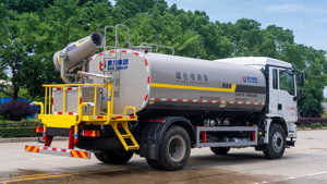 Camion pulvérisateur chinois personnalisable 4x2 Shaanqi Delong 15 mètres cubes Euro 3 avec moteur de pompe pour l'entretien des espaces verts et la lutte contre la poussière - Product Image 4