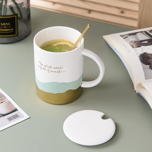 Tasses en porcelaine de haute qualité à motif vague d'eau de mer dorée 400 ml 13 oz, tasses à thé de luxe, mugs amusants, mug en céramique avec couvercle et cuillère - Product Image 4