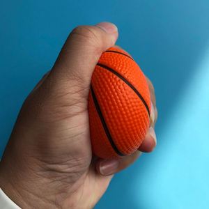 Ballon de basket anti-stress personnalisé en mousse 60 mm – Balle anti-anxiété compressible pour événements sportifs et cadeaux de fête - Product Image 3