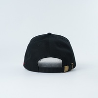 Gorra de Béisbol Personalizada de Alta Definición con Parche Tejido, Logotipo Detallado Multicolor, Gorra de Algodón Negra Estilo Dad Hat, Estructurada de 5 Paneles