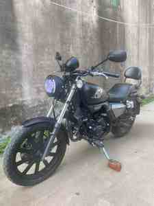 Moto Cruiser Rétro Qianjiang 202 - Chopper Classique Vintage pour la Conduite Urbaine - Product Image 4