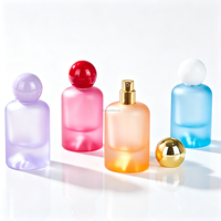Flacons de parfum en verre givré élégants et luxueux de 30 ml, 50 ml, 100 ml, avec bouchon doré et vaporisateur, écologiques et recyclables pour les soins de la peau