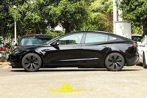 Tesla Model <span class=keywords><strong>3</strong></span> 2025 RWD Einstiegs limousine 634km Urban EV Budget Elektroauto für Tesla New Energy - Product Image 5