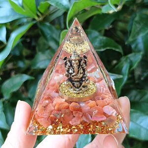 Ornement pyramidal en agate rouge Ganesha, 5 cm, décoration en résine du dieu éléphant, décoration pour la maison - Product Image 4