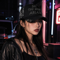 Casquettes de baseball brodées personnalisées de qualité supérieure avec lettres en strass, visière incurvée réglable, 5 panneaux, style snapback