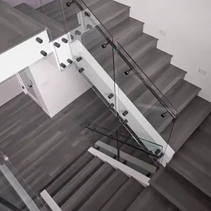 Yeni tasarım cam korkuluk donanım çift cam standoff korkuluklar merdiven ızgara tasarım dekorasyon küpeşte ahşap