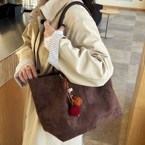 Sac fourre-tout en faux daim doux pour femme, grande capacité, sac à bandoulière décontracté pour l'automne et l'hiver, vente en gros - Product Image 2