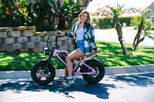 <span class=keywords><strong>จักรยาน</strong></span>ไฟฟ้าสีชมพูสด พร้อมเบรกไฮดรอลิก ยางใหญ่ สำหรับวัยรุ่น - Product Image 2