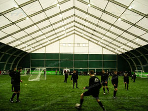 Tente d'exposition coupe-vent de chapiteau de courbe renforcée en aluminium de tissu de PVC de haute qualité pour des arènes de sports en plein air - Product Image 5