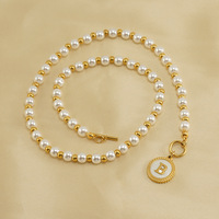 À la mode Perle Shell Lettre Collier Bijoux Or pour Femmes En Acier Inoxydable Charme Collier Designer Accessoires En Gros