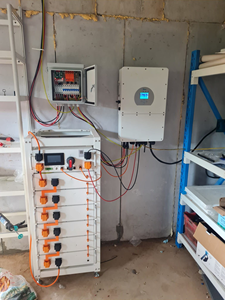 Nuevo <span class=keywords><strong>Inversor</strong></span> Híbrido Deye de <span class=keywords><strong>100kW</strong></span>/125kW Trifásico de Alto Voltaje para Sistemas Solares Industriales/Comerciales - Product Image 4