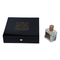 Boîte à cosmétiques et parfums en bois laqué sur mesure de luxe, faite à la main, laque noire brillante, options de logo personnalisé, doublure en velours, emballage cadeau