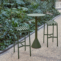 Ensemble de salle à manger d'extérieur Design moderne nordique Chaises de table de patio pour balcon Villa Étanche Petite table ronde en métal