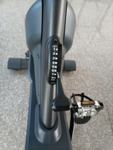 Vélo <span class=keywords><strong>de</strong></span> spinning magnétique intelligent pour usage commercial en <span class=keywords><strong>salle</strong></span> <span class=keywords><strong>de</strong></span> <span class=keywords><strong>sport</strong></span> - Product Image 5