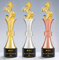 Prix de compétition équestre d'équitation haut de gamme trophée de cheval en métal gravé du zodiaque chinois