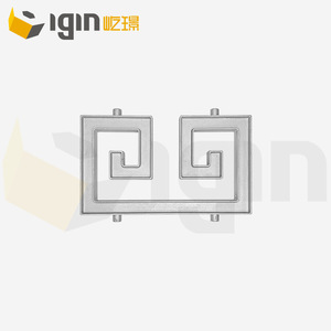 Poste de Aluminio para Escalera Igin, 25x25mm, Estilo Europeo, Accesorio Decorativo para Barandilla con Diseño Floral - Product Image 3