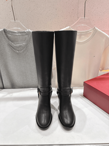 Botas Elegantes de Tacón Medio con Correa y Hebilla, Punta en Pico, para Mujer, Ocasiones Formales y Casuales, Estilo Valentino - Product Image 5