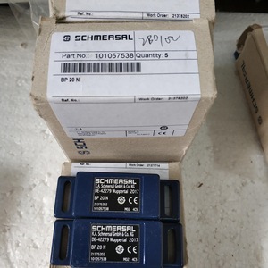 สวิตช์ประตู Schmersal รุ่น Az 16 Zvrk M16 อุปกรณ์นิรภัย 16a 24v สำหรับใช้งานในอุตสาหกรรม - Product Image 2