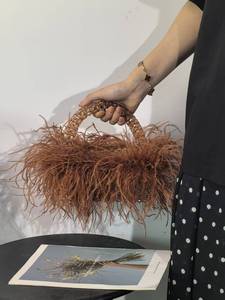 Borsa da Sera Elegante per Donna in Tessuto Intrecciato Personalizzato, Marrone con Piume e Perline, Fatta a Mano 2026 - Product Image 6