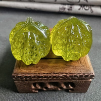 Paire de balles de Baoding en résine et noyer, faites à la main, transparentes, luminescentes, pour exercices des doigts, soulagement du stress, 4,7 cm, cadeau chinois