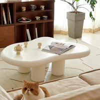 Table basse minimaliste et tendance 'Cloud' de style scandinave, luxe léger, forme unique, style Wabi-Sabi pour salon, chambre et maison