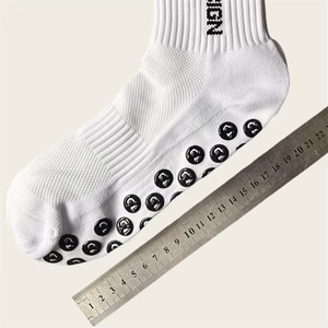 Ingrosso Calzini <span class=keywords><strong>da</strong></span> <span class=keywords><strong>Calcio</strong></span> per gli Uomini Custom Logo Antiscivolo All'aperto per lo Sport per Adulti Calzini <span class=keywords><strong>con</strong></span> Impugnatura Ispessita - Product Image 2