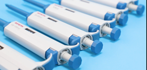 0.1ul ปิเปตต์แบบไมโครปรับปริมาตรได้ปิเปตต์พลาสติกแบบช่องทางเดียวสามารถฆ่าเชื้อได้-ระยะ10มล. - Product Image 5