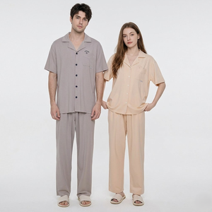 ชุดนอนผ้าฝ้ายโมดอลเลนซิงก์บาง 170 กรัม ระบายอากาศได้ดี แขนสั้น ชุดนอนปักลาย ชุดนอนคู่รัก ชุดนอนครอบครัว - Product Image 2