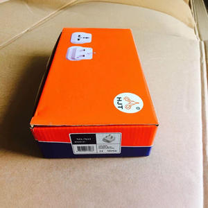 Adaptateur de voyage universel 100-240V 13A avec voyant lumineux pour appareils électroménagers fabriqués en Chine - Product Image 2