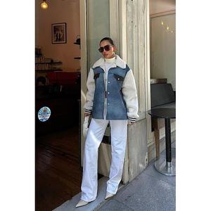 Veste trucker pour femme Sobe, aspect denim, doublure en fausse fourrure, garniture en cuir, tissu tissé multicolore - Product Image 6