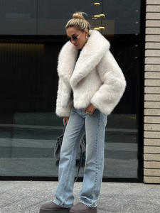 Giacche Calde e Cappotti da <span class=keywords><strong>Donna</strong></span> 2026 <span class=keywords><strong>Pelliccia</strong></span> Sintetica <span class=keywords><strong>Cappotto</strong></span> Corto Invernale da <span class=keywords><strong>Donna</strong></span> Giacca alla Moda Prezzo di Fabbrica Shenzhen Lily Cheng - Product Image 2