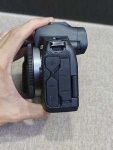 Cámara EOS R sin Espejo 99% Nueva con Video 4K y Autoenfoque - Product Image 5