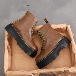 Bottes courtes à semelle épaisse 8 trous pour femme, style britannique, en cuir véritable marron, à lacets, confortables, à talon moyen, pour l'hiver, style européen et américain - Product Image 4