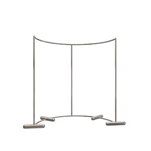 Espositori Centrali a Forma di Arco: Appendiabiti Semi-Circolari da Terra in Acciaio Inox Spazzolato per Negozi di Abbigliamento Femminile - Product Image 5