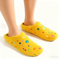 Nouvelle conception de chaussures Mulse en fourrure véritable à la mode pour femmes et hommes Chaussures élégantes