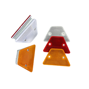 แผ่นสะท้อนแสงรูปสี่เหลี่ยมคางหมูสำหรับกั้นจราจร - Product Image 2
