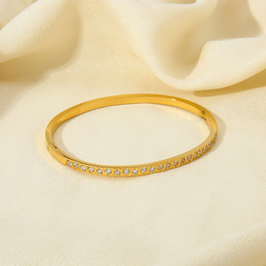 Bracelet en acier inoxydable avec zircon, plaqué or 18 carats, ne se décolore pas, polyvalent et unique, accessoire haut de gamme pour femmes - Product Image 3