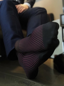 Jarretelles et tube droit pour hommes Chaussettes d'affaires formelles à rayures colorées à haute élasticité pour hommes Chaussettes universelles simples à tube haut - Product Image 3