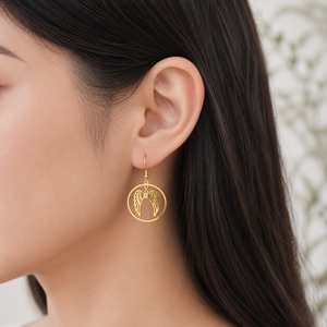 Boucles d'oreilles pendantes Ailes d'Ange en Acier Inoxydable Plaqué Or 14K par Galvanoplastie Sous Vide, Cercle Ajoure, 23 x 28 mm, 3,7 g - Product Image 5