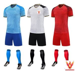 高品質メンズサッカーシャツTシャツセット レトロデザイン 100%ポリエステル 通気性速乾 半袖 熱転写 - Product Image 1