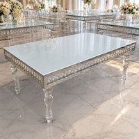 Eleganter Rechteckiger Hochzeits- und Bankett-Tisch mit Transparenten Acrylbeinen und Glasplatte für Hotel- und Partyvermietung im Großhandel