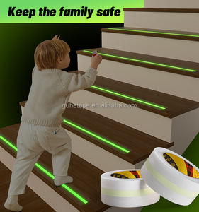 <span class=keywords><strong>Cinta</strong></span> antideslizante <span class=keywords><strong>reflectante</strong></span> que brilla en la oscuridad para peldaños de escaleras interiores <span class=keywords><strong>Cinta</strong></span> de tracción impermeable <span class=keywords><strong>transparente</strong></span> Rollo de <span class=keywords><strong>cinta</strong></span> antideslizante - Product Image 3