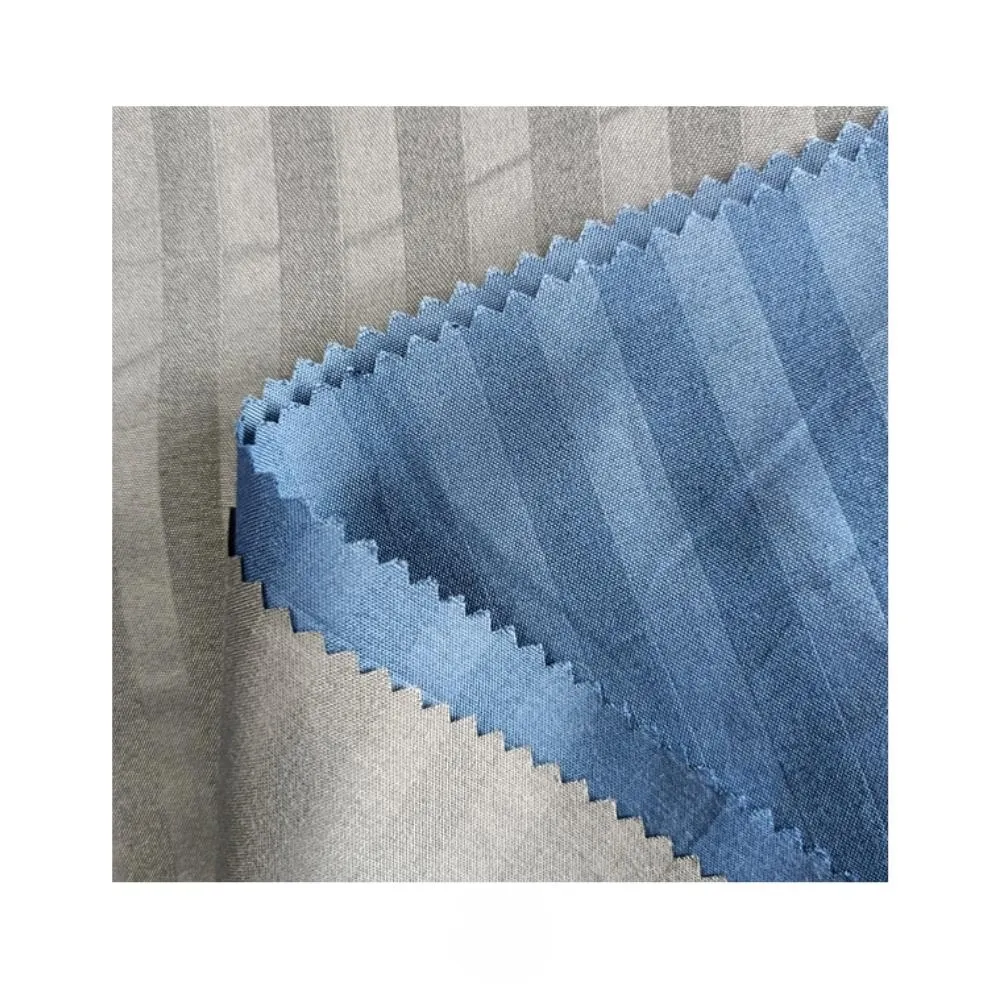 Lenzuolo a righe in raso di alta qualità fornitura alberghiera tessuti 100% poliestere goffrato in rotoli per set di biancheria da letto