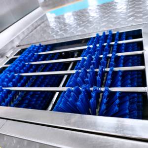 เครื่องล้างรองเท้าอัตโนมัติแรงดันสูงแบบน้ำเย็น ยี่ห้อ New Zhongnuo สำหรับฆ่าเชื้อโรคในอุตสาหกรรมอาหารและเครื่องดื่ม - Product Image 3