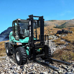 1.5 टन 6 मीटर तीन स्टेज मैस्ट ऑफ-रोड फोर्कलिफ्ट 4wd औद्योगिक आउटडोर उपयोग के लिए डीजल ठोस टायर बैठा ऑपरेशन - Product Image 2