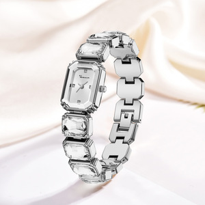 Diamond-<b>set</b> fashionable women's <b>watch</b> with green square dial quartz <b>watch</b>, elegant and unique women's wristwatch - Product Image 5