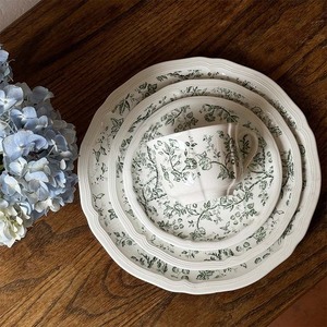 Assiette à dessert et assiette à pâtes en céramique à motif floral de vigne verte vintage français avec un design élégant - Product Image 2